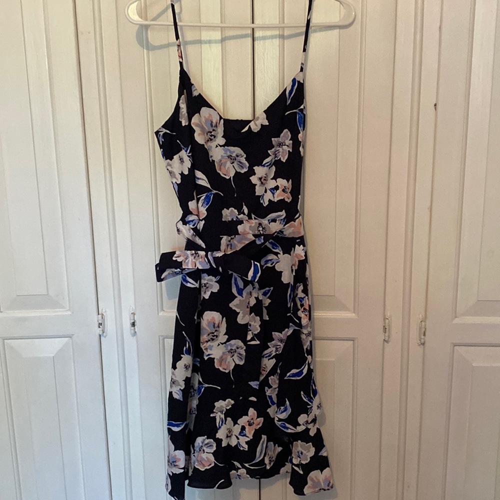 Banana Republic Size 4 Navy Floral dress.